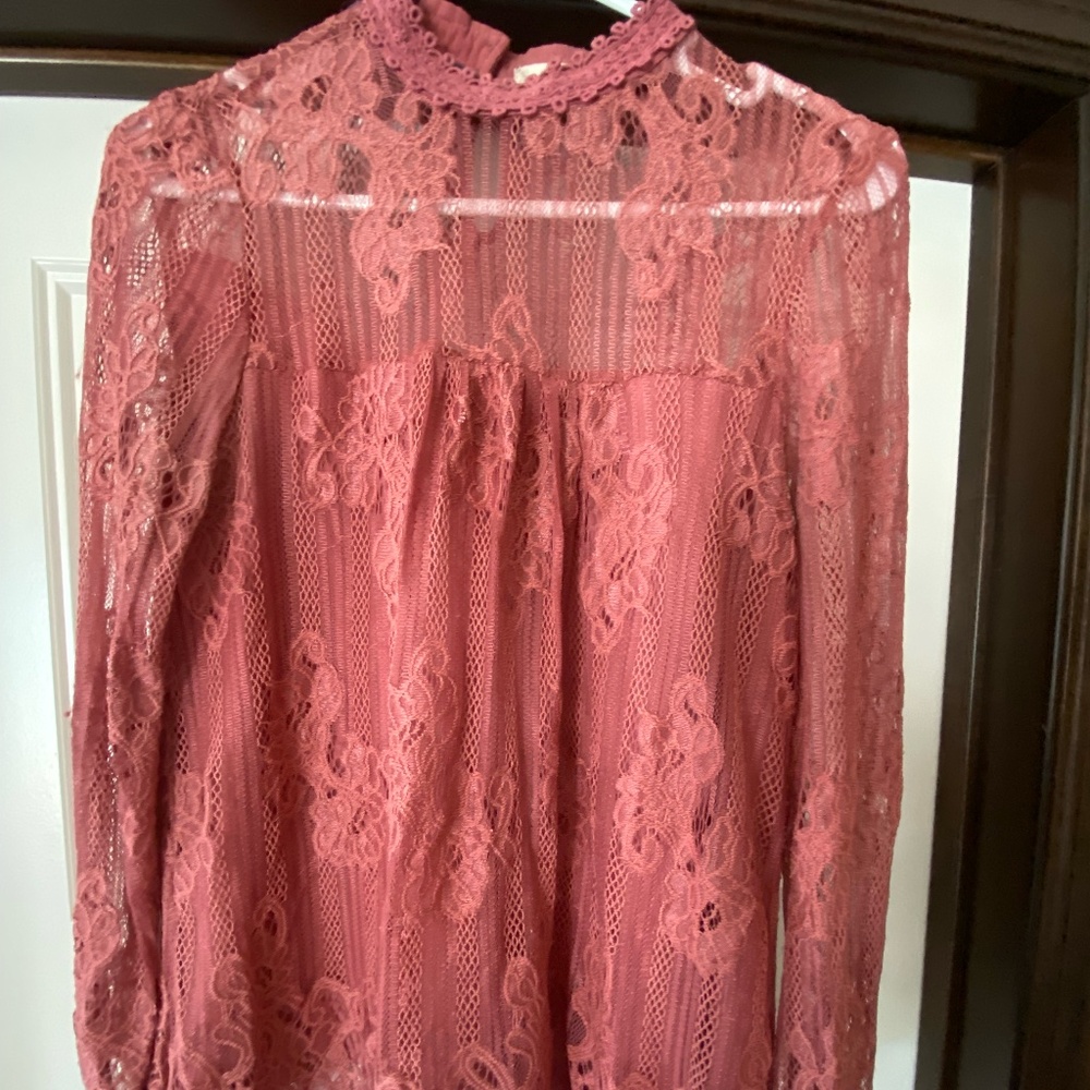 Altard State Mauve Lace Overlay Peplum Top Size S